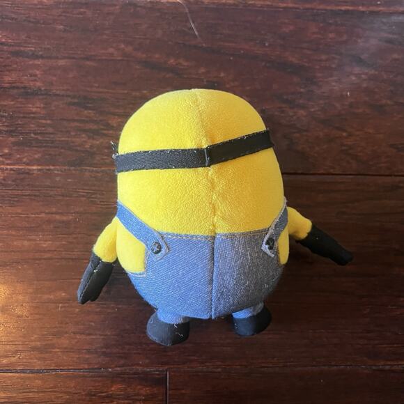 Despicable Me Bob Minion Plush - Picture 4 of 7